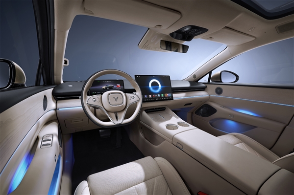 全系63度大电池+华为ADS4 岚图追光L上市:27.99万起