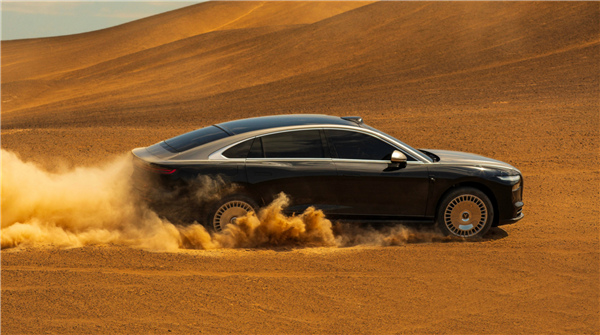 全系63度大电池+华为ADS4 岚图追光L上市:27.99万起