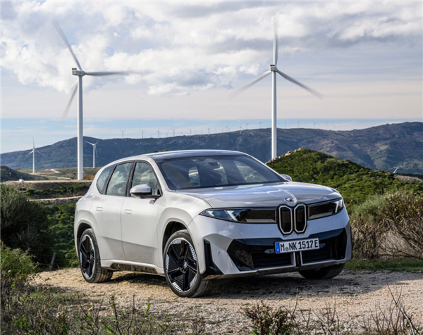 去欧洲试了宝马iX3 真给我开爽了!