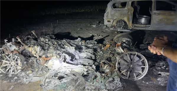 千万粉丝网红为博眼球烧掉价值40万美元的法拉利:却因逃税被抓