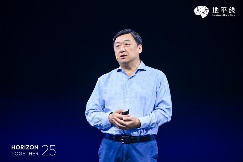 阿里云韩鸿源：以全栈AI云能力，支撑智能辅助驾驶与具身智能的规模化创新