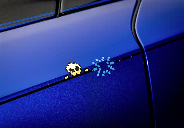 游戏爱好者狂喜 劳斯莱斯发布Black Badge古思特高定版:怀旧像素风